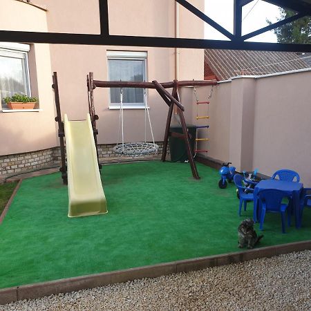 Anda Vendeghaz Hotel Harkány Exterior foto